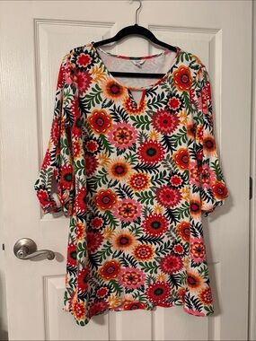 crown&ivy Large Floral Print Tunic Dress